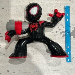 Large spiderman toy